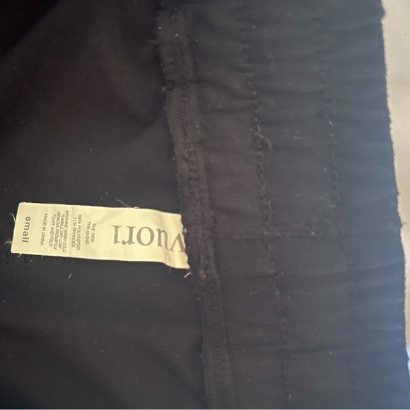 Vuori Black Performance Jogger - Picture 4 of 5